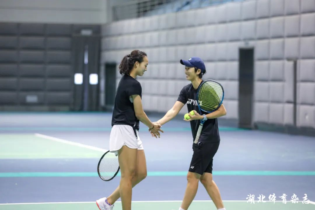 而詹姆斯目 而詹姆斯目