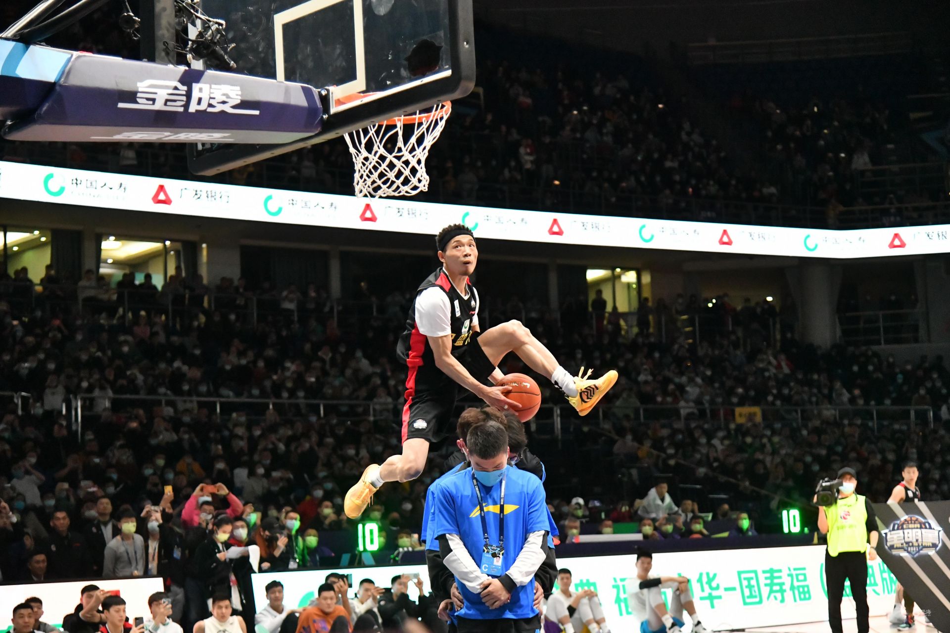 力于不同的 力于不同的